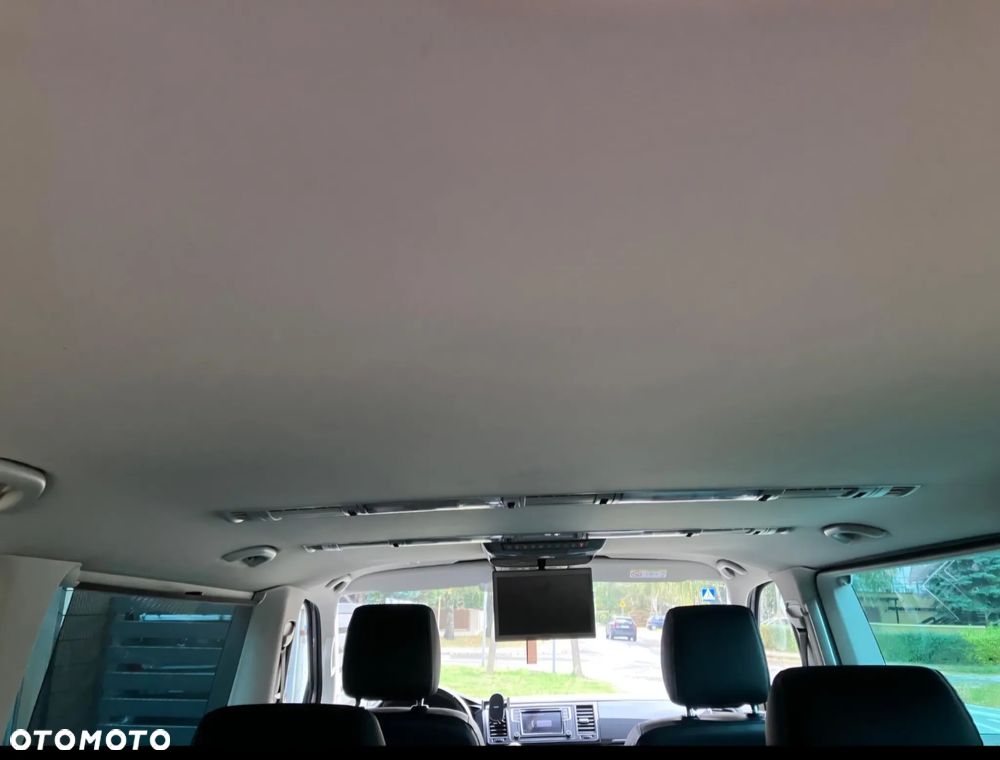 Volkswagen Multivan - 24