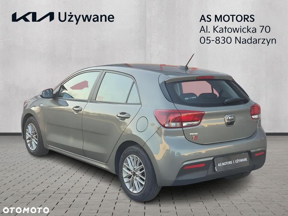 Kia Rio 1.2 L - 3