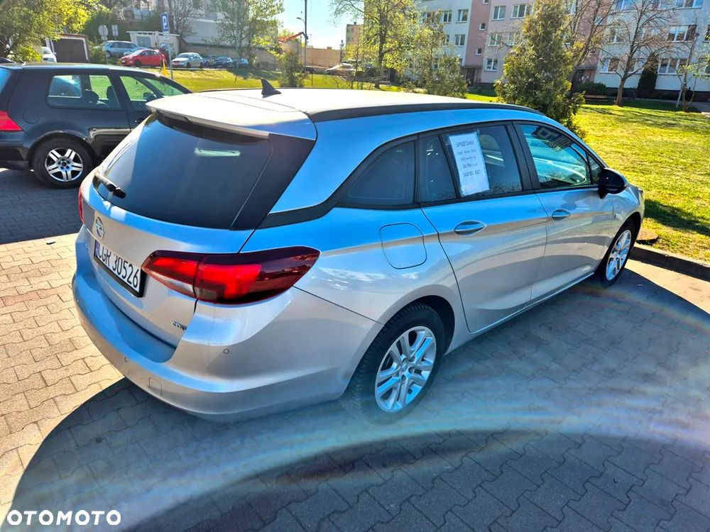 Opel Astra 1.6 CDTI Enjoy - 19