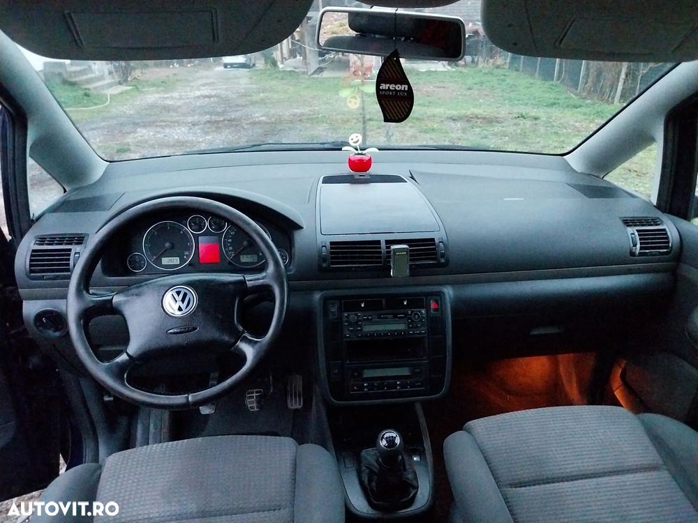 Volkswagen Sharan 1.9 TDI - 9