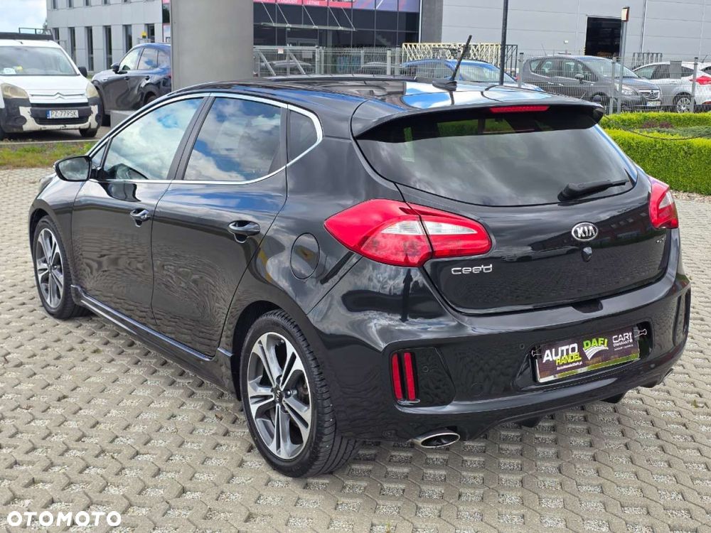 Kia Ceed - 31