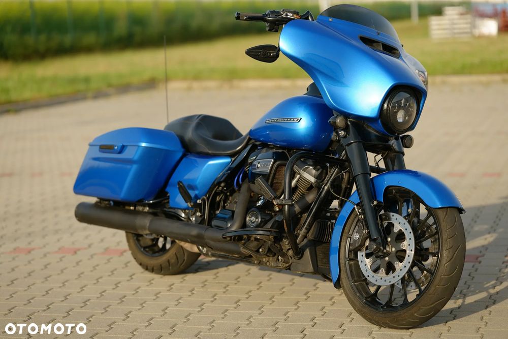 Harley-Davidson Touring Street Glide - 2