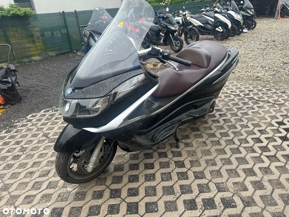 Piaggio X10 - 1