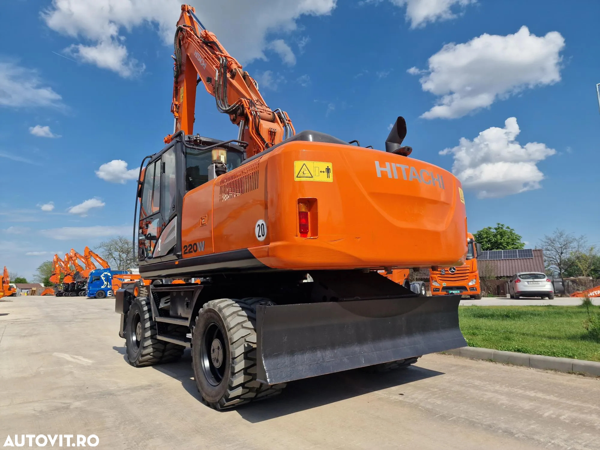 Hitachi ZX220W-6, 22tone, 2019, 4.844h, Cupa NOUA 1,3mc, LAMA si CALE, 3 BRATE excavare, Inst picon, a doua inst hidr, Gresare automata, posibilitate leassing 4 ani, CA NOU, PROMOTIE 109.900 EUR+Tva - 3
