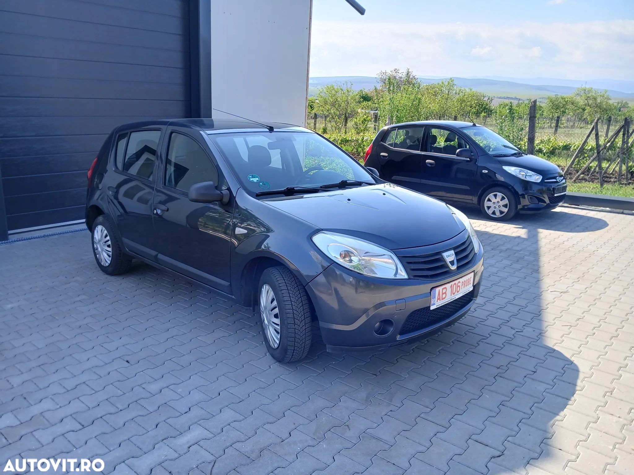 Dacia Sandero 1.2 16V 75 Ambiance - 1