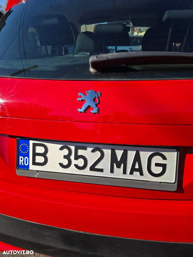 Peugeot 207 - 8