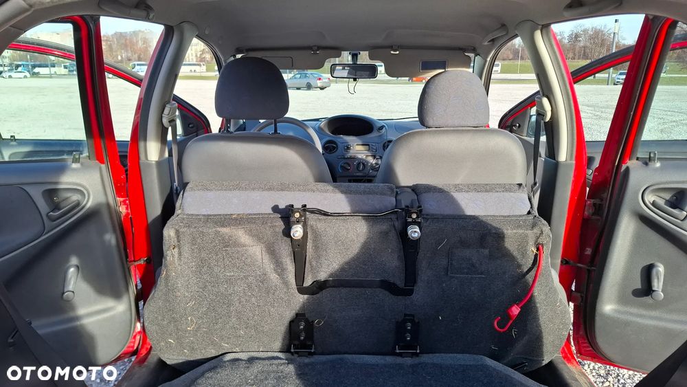 Toyota Yaris 1.0 Base - 9