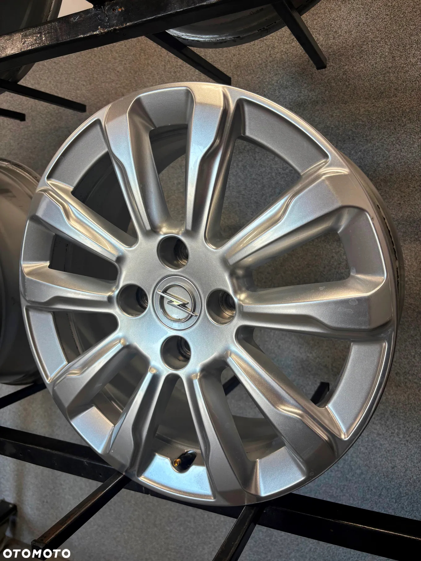 4 FELGI ALU. OPEL MOKKA B, CORSA F, PEUGEOT 208,C3,DS3 16'' 6,5J ET32 GM: OP00126 K4, 9835097280 - 13