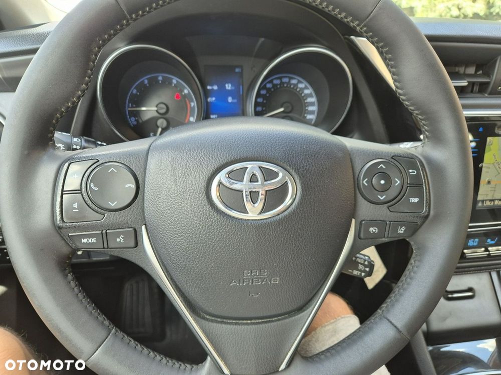 Toyota Auris - 18