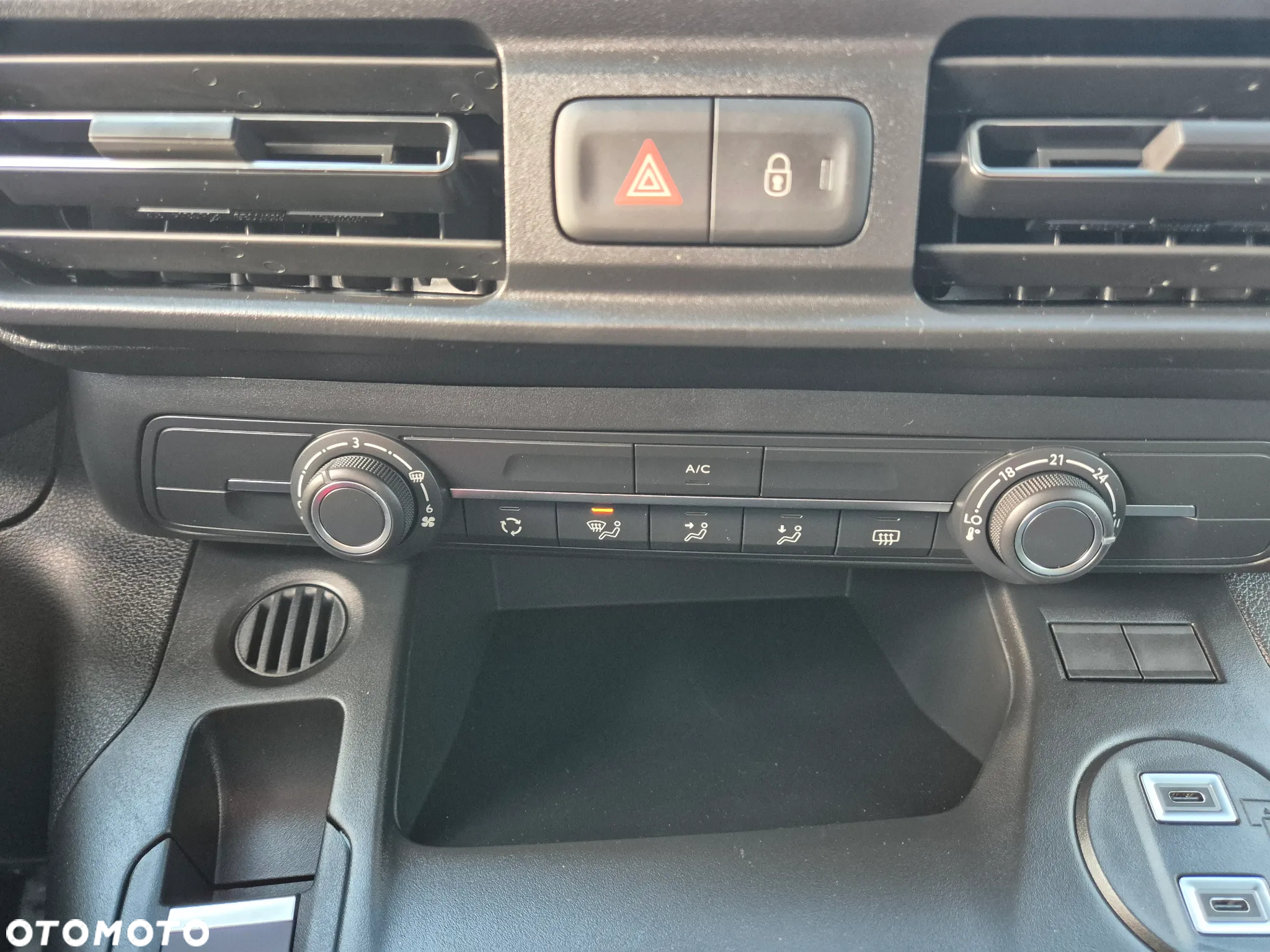 Opel Combo L 1.2 PureTech S&S - 23