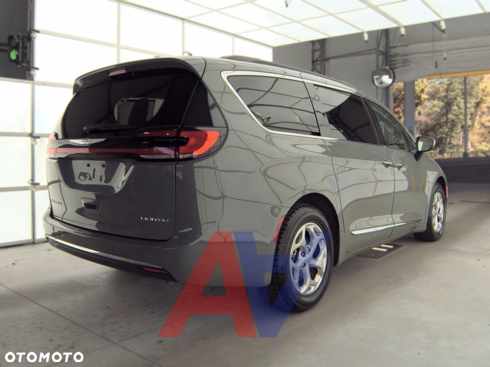 Chrysler Pacifica - 6