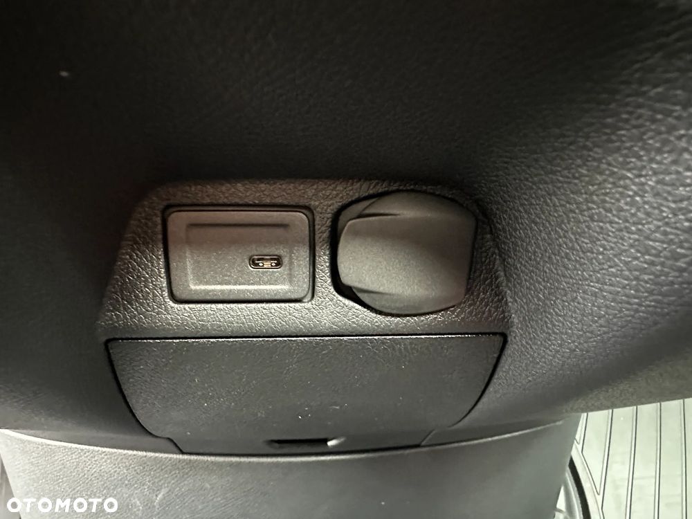 Mercedes-Benz Sprinter - 20