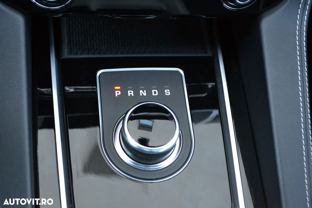 Jaguar F-Pace S AWD - 25