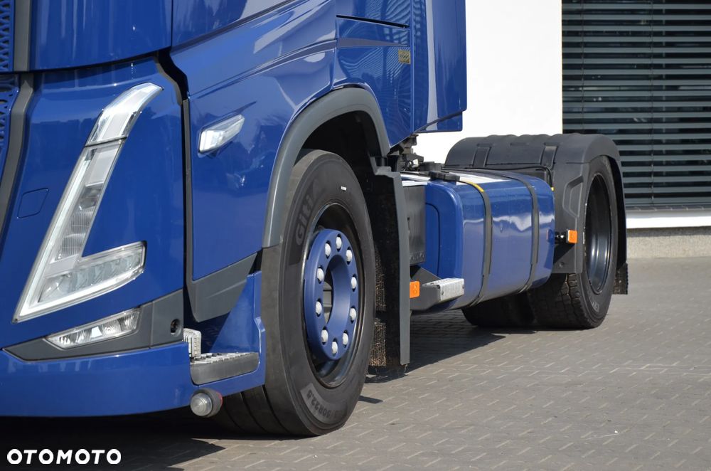 Volvo FH 500 NEW / MEGA / 2022r. / KLIMA P. / FULL LED / ACC / NAVI / KAMERA / DE / 9742 - 9