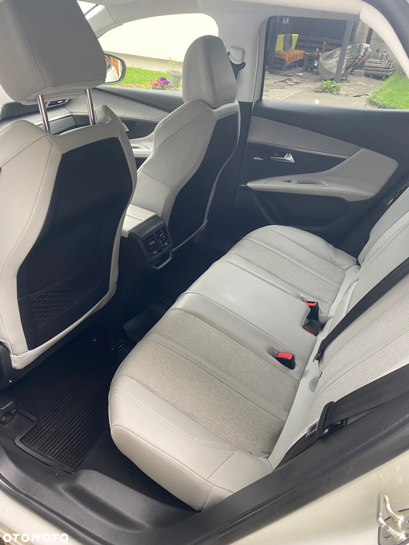 Peugeot 3008 1.2 PureTech GPF Allure S&S EAT8 - 8