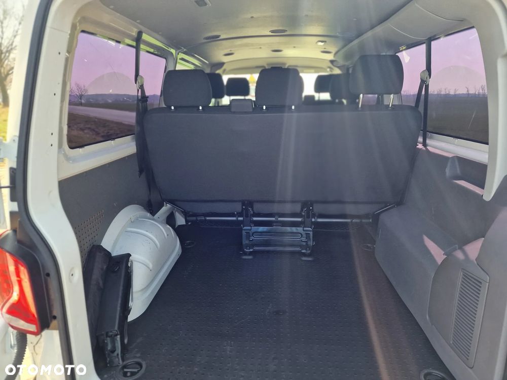 Volkswagen Caravelle 2.0 TDI L2 Highline 4Motion DSG - 22