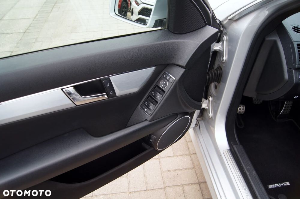 Mercedes-Benz Klasa C 250 CDI Avantgarde Edition - 23