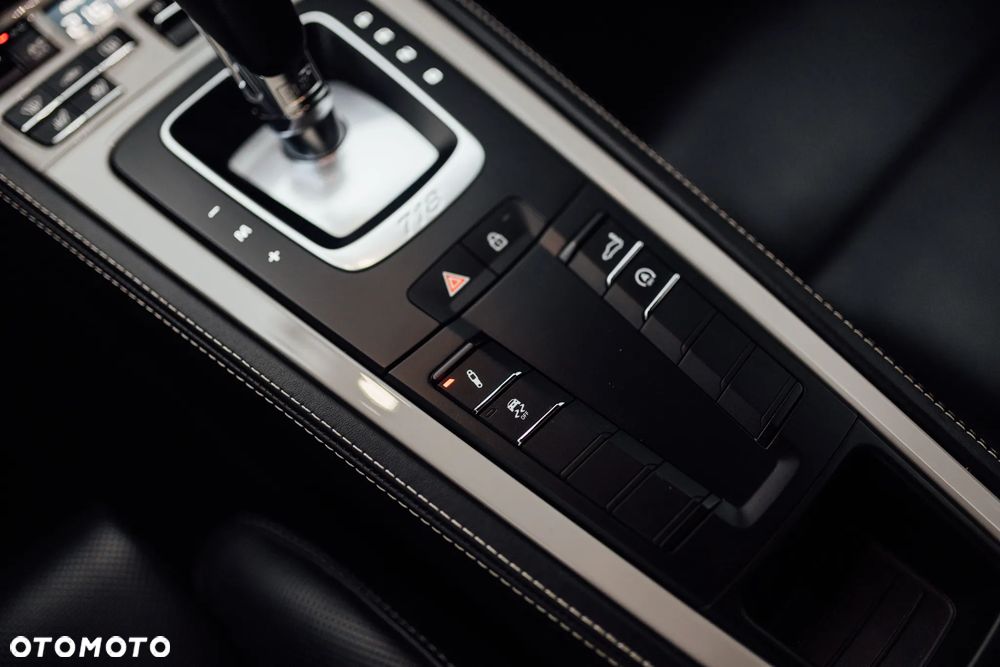 Porsche 718 Cayman GPF Style Edition PDK - 36