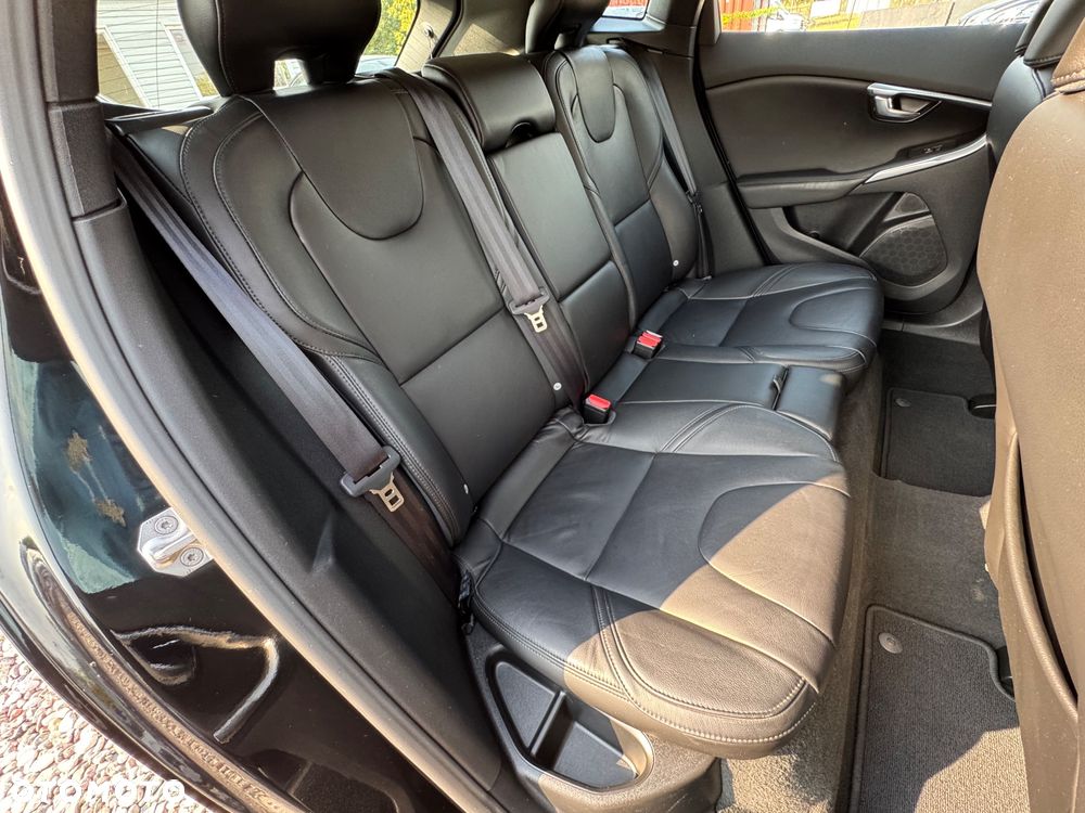 Volvo V40 D3 Drive-E Momentum - 24