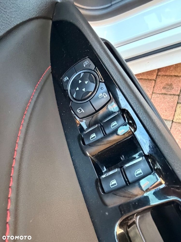 Ford Mondeo - 26