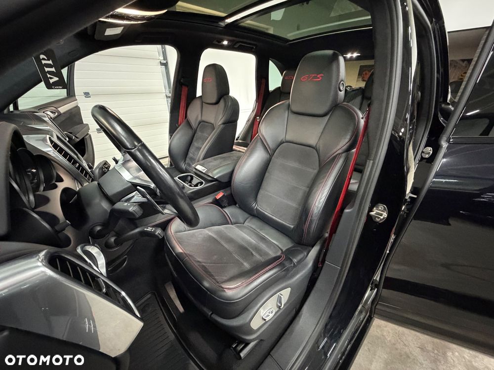 Porsche Cayenne - 18