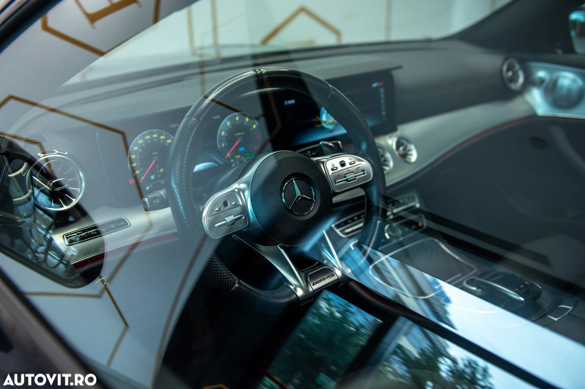 Mercedes-Benz E AMG 53 4Matic Coupe AMG Speedshift 9G-TRONIC - 11