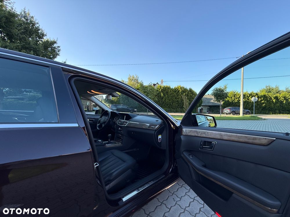 Mercedes-Benz Klasa E 250 CDI BlueEff Elegance - 24