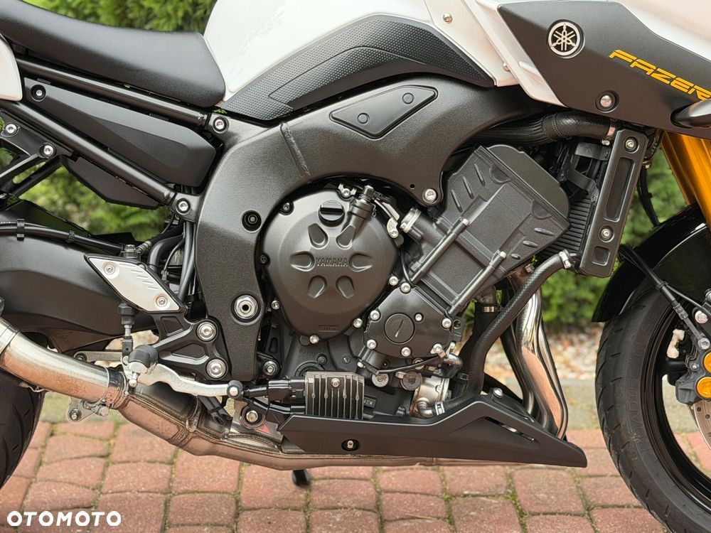 Yamaha FZ8 - 13