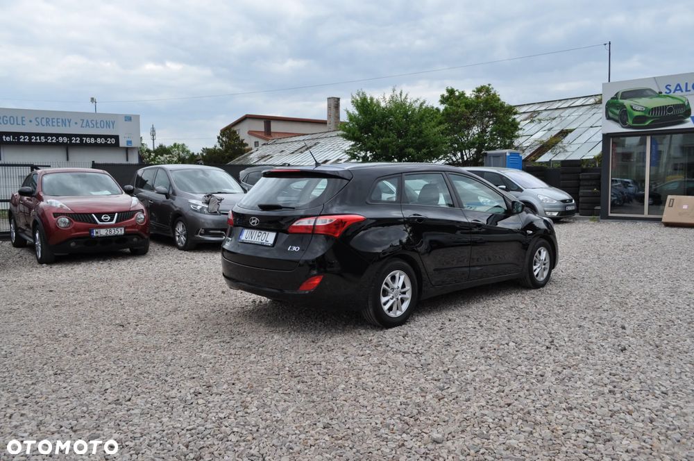 Hyundai i30 i30cw 1.6 Fifa World Cup Edition - 6
