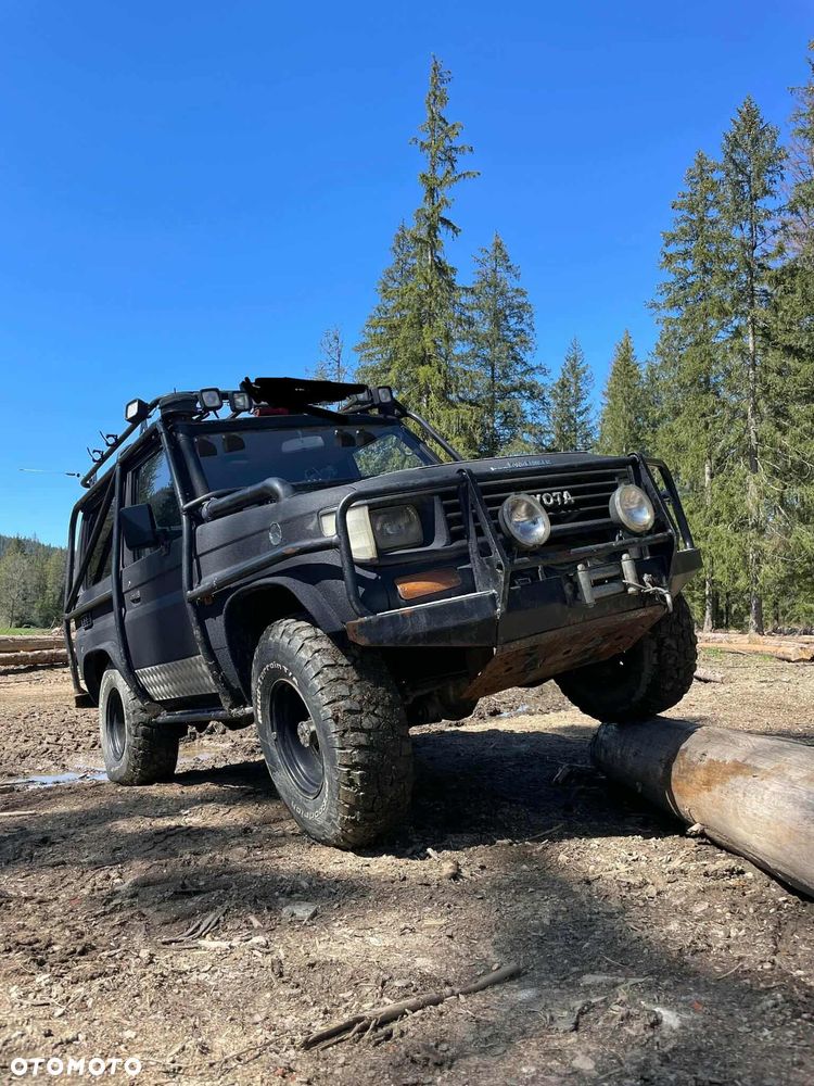 Toyota Land Cruiser KJ70 - 1