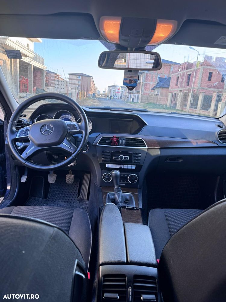 Mercedes-Benz C 180 CGI BlueEFFICIENCY Elegance - 6
