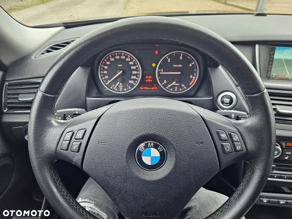 BMW X1 sDrive18d xLine - 13