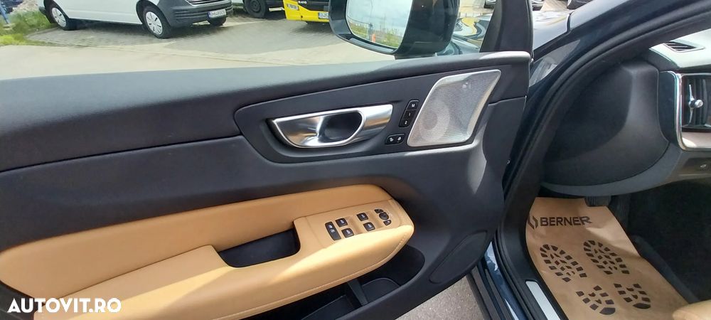 Volvo XC 60 B4 D AWD Ultimate Dark - 14