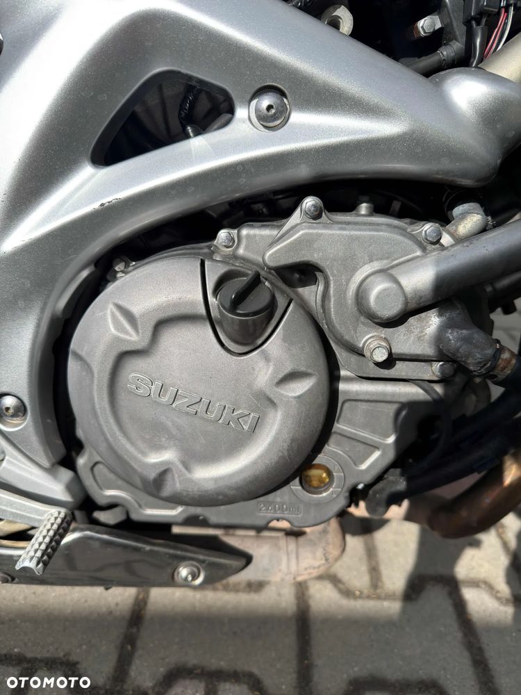 Suzuki Gladius - 10