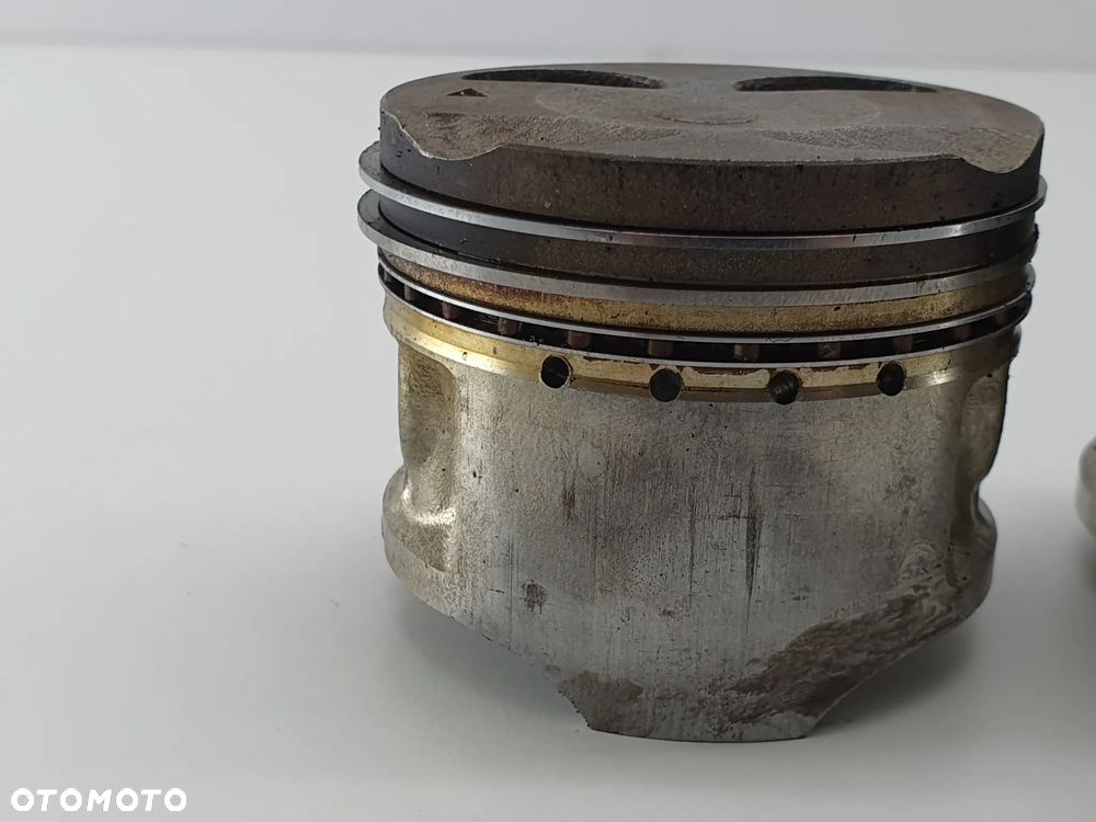 SUZUKI GSX 550 82-88 CYLINDER CYLINDRY BLOK + TŁOKI - 11