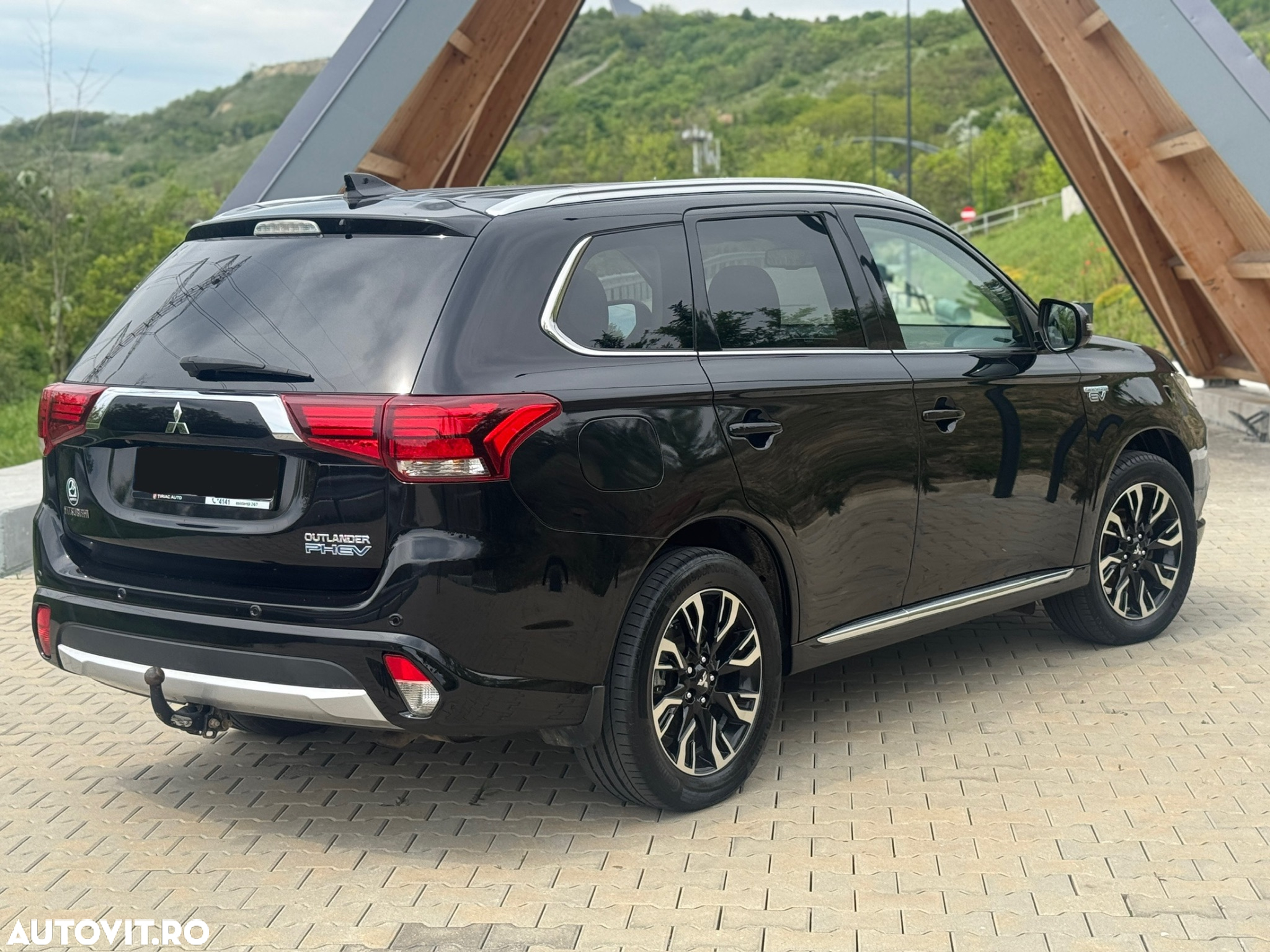 Mitsubishi Outlander 2.0 Litre DOHC MIVEC 4WD Instyle Navi - 8