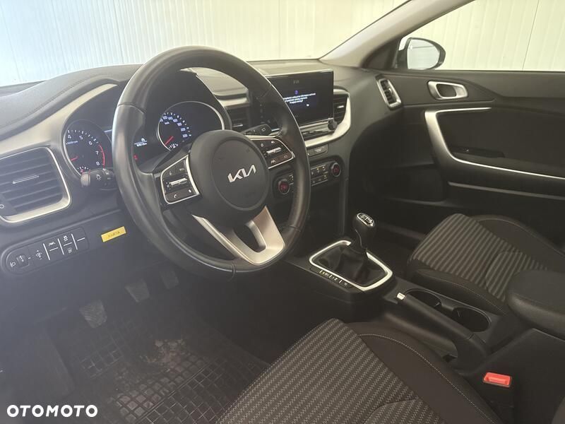Kia Ceed - 10
