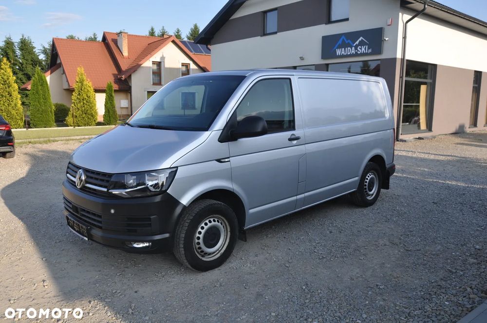 Volkswagen Transporter - 1