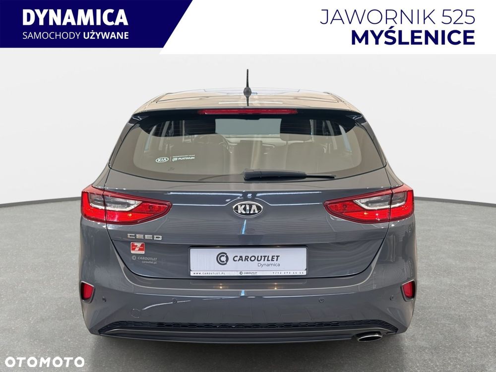 Kia Ceed - 8