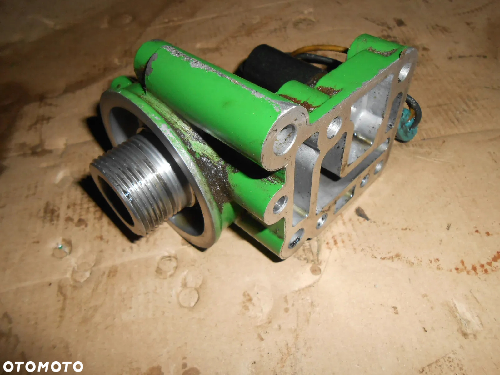 Podstawa mocowanie głowica filtra oleju skrzyni John Deere 7800 - 4