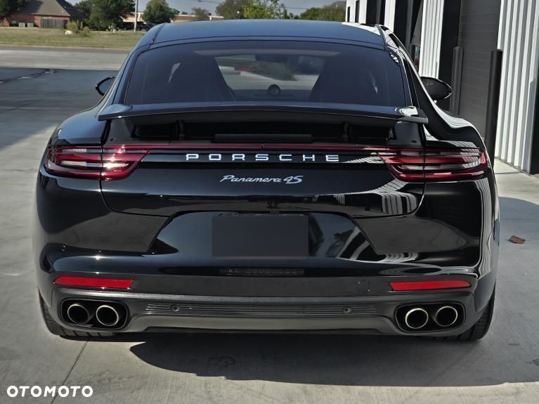 Porsche Panamera 4S - 5