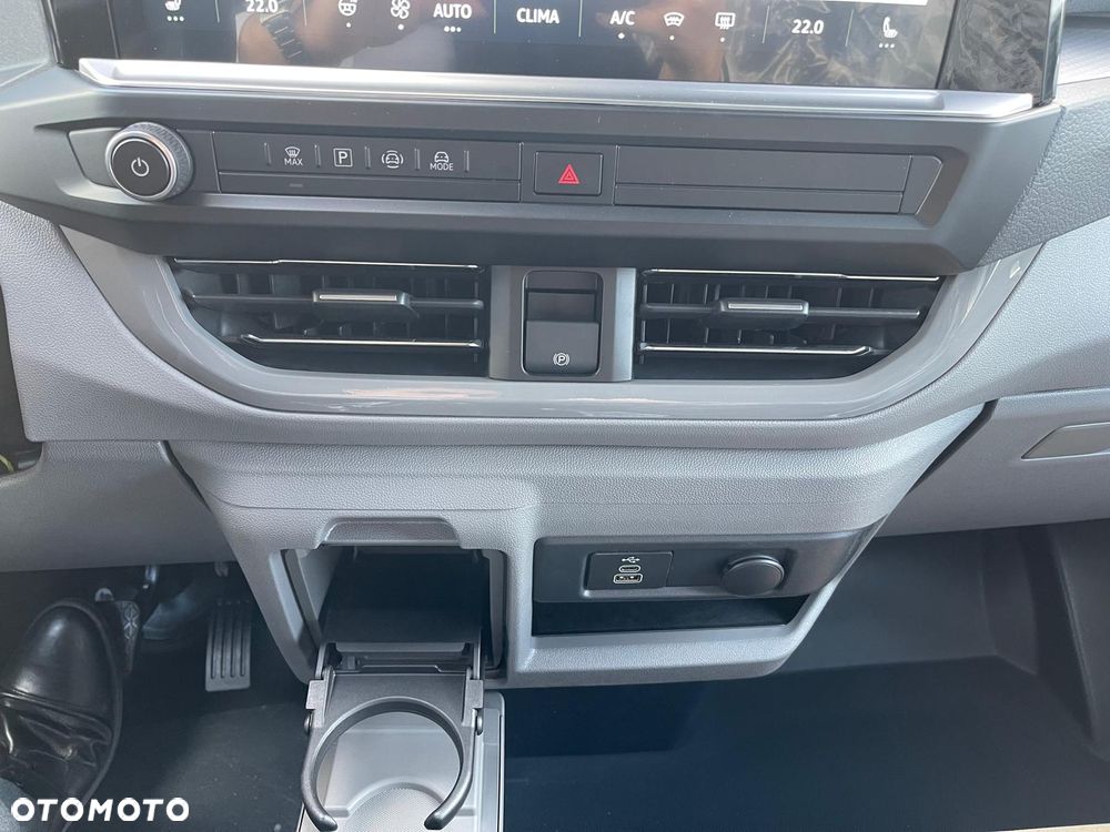 Volkswagen Caravelle - 33