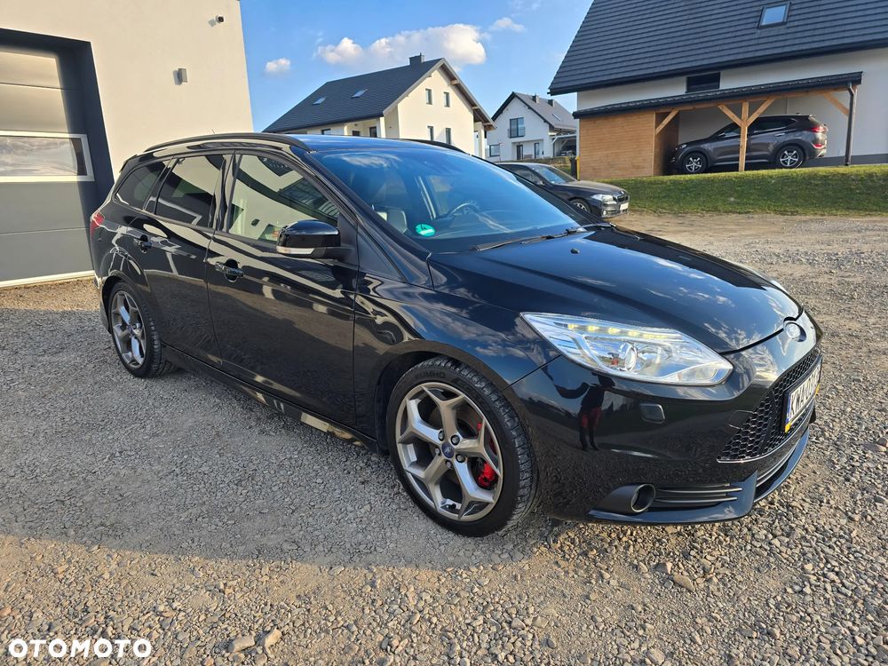 Ford Focus SW 2.0 EcoBoost ST Leather Exclusive Pack - 13