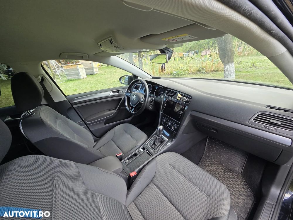 Volkswagen Golf - 2