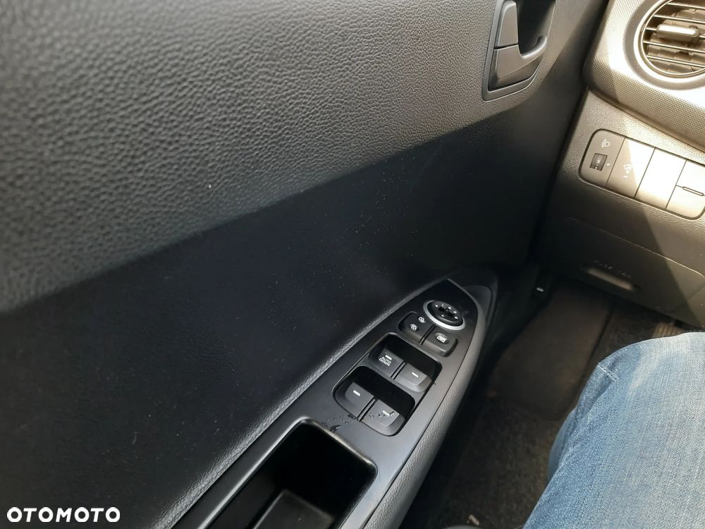 Hyundai i10 1.0 BlueDrive Comfort - 8
