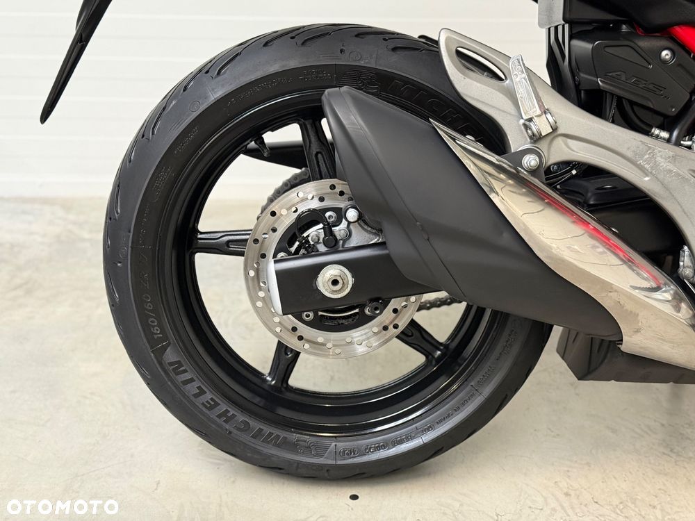 Suzuki Gladius - 15
