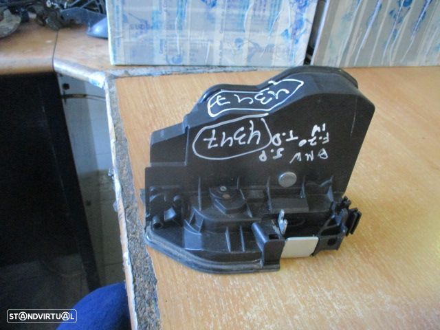 Fecho 7229460 BMW F10 2012 525 XDRIVE 2.0D 4X4 218CV 4P PRETO TD 4 PINOS BMW F11 FASE 1 520D 2011 2.0D 184CV 5P PRETO TDRT BMW F20 2016 116D 115CV 5P PRETO TDRT 4 PINOS - 2