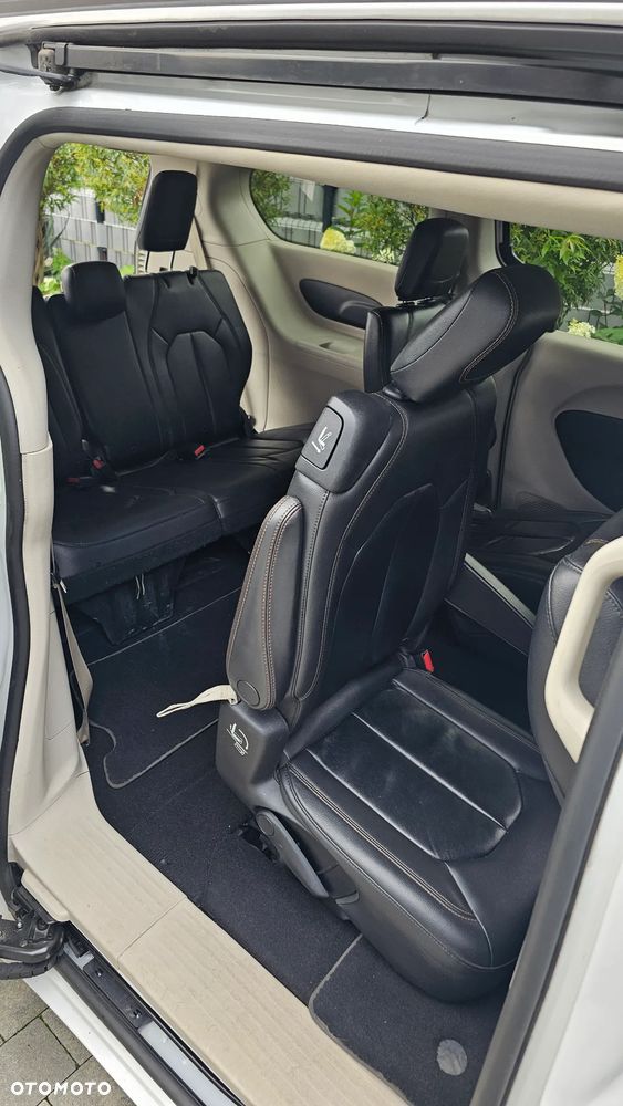 Chrysler Pacifica - 14