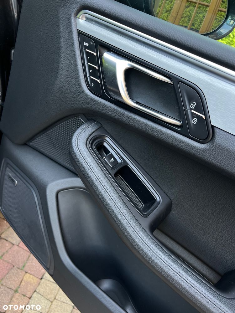 Porsche Macan Standard - 21