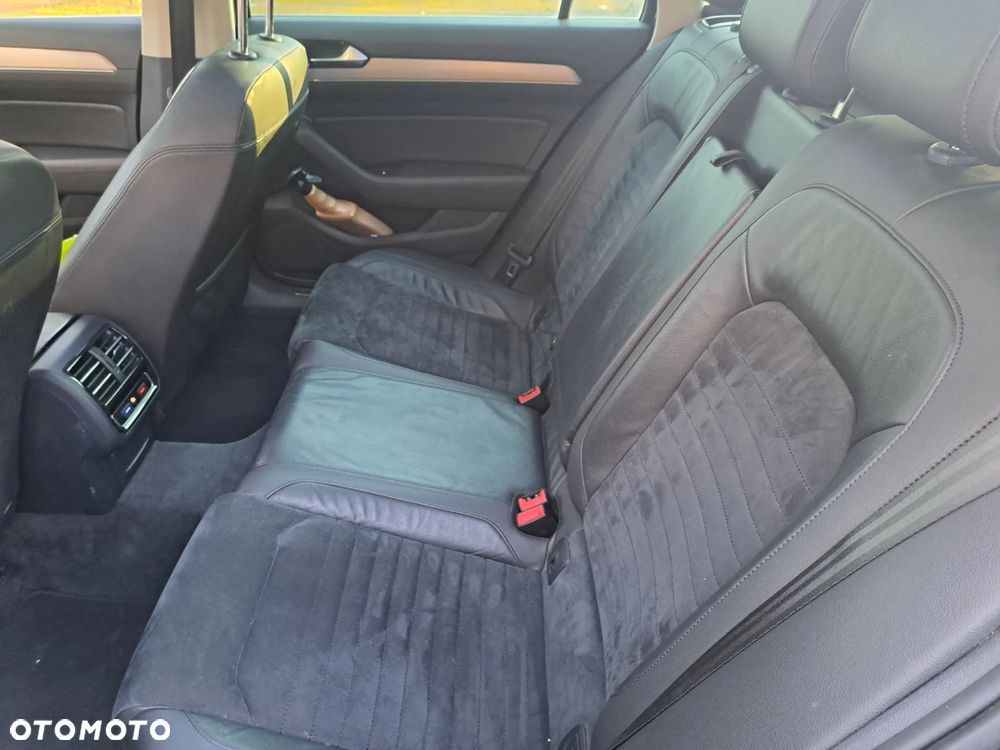 Volkswagen Passat - 11